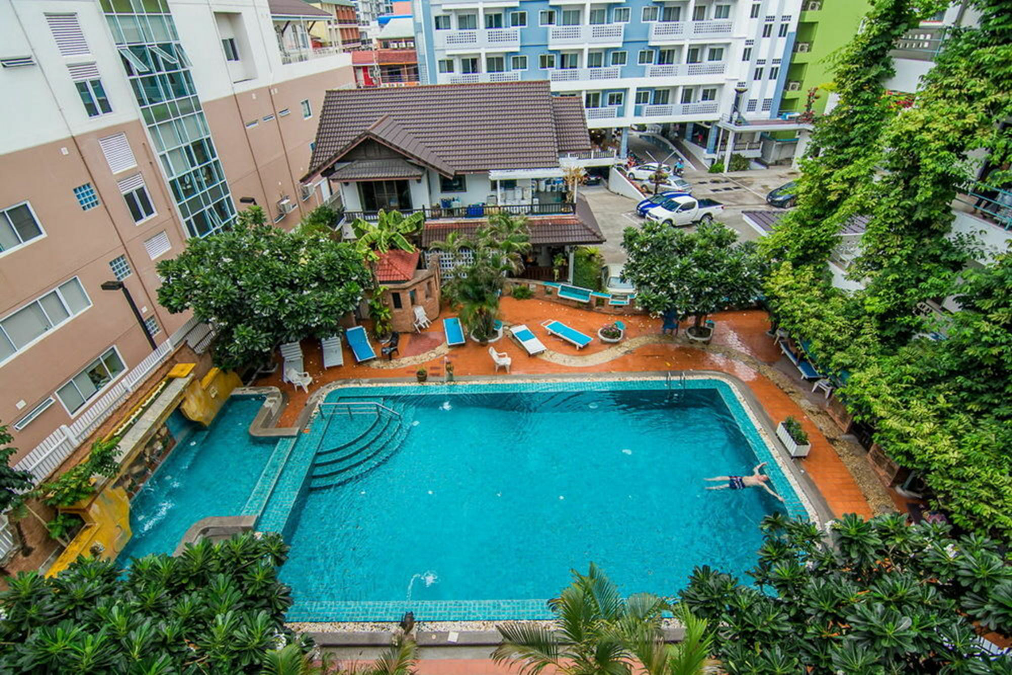 Sutus Court 5 Otel Pattaya Dış mekan fotoğraf