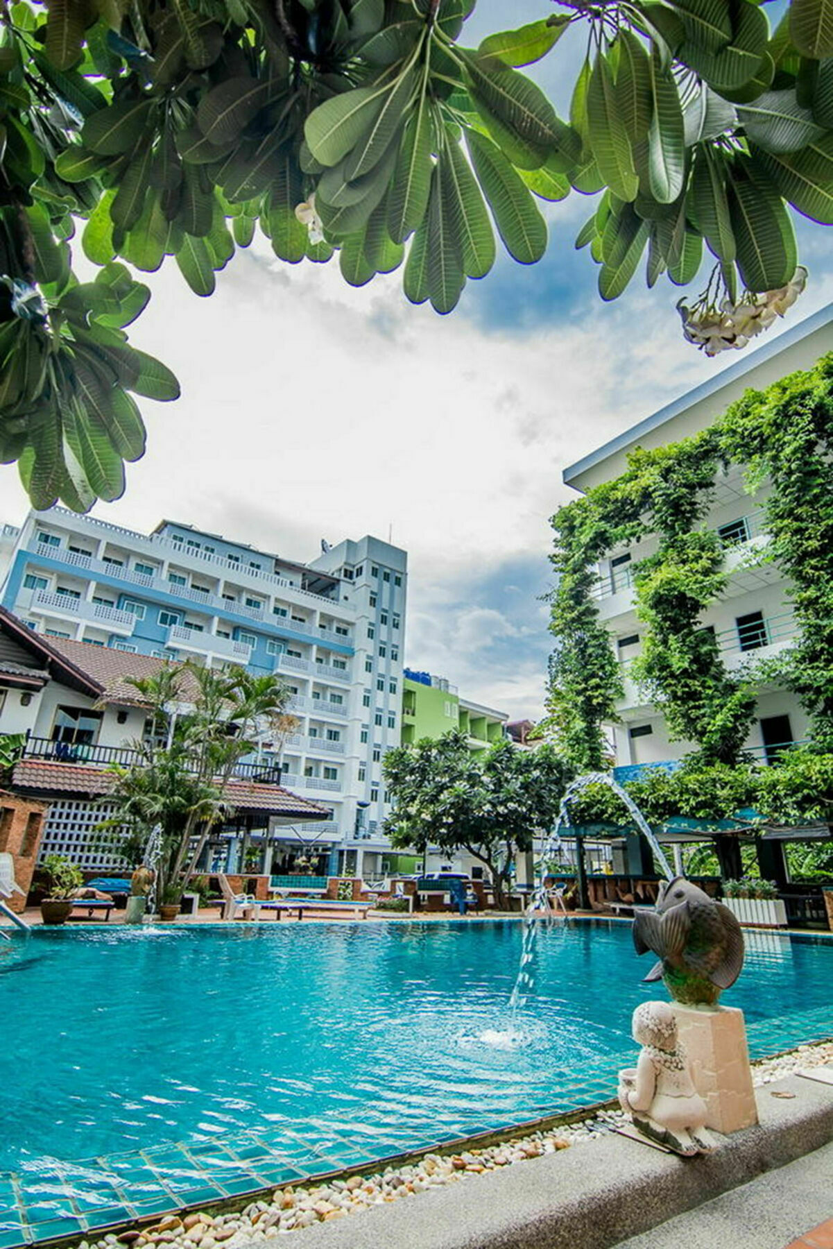 Sutus Court 5 Otel Pattaya Dış mekan fotoğraf