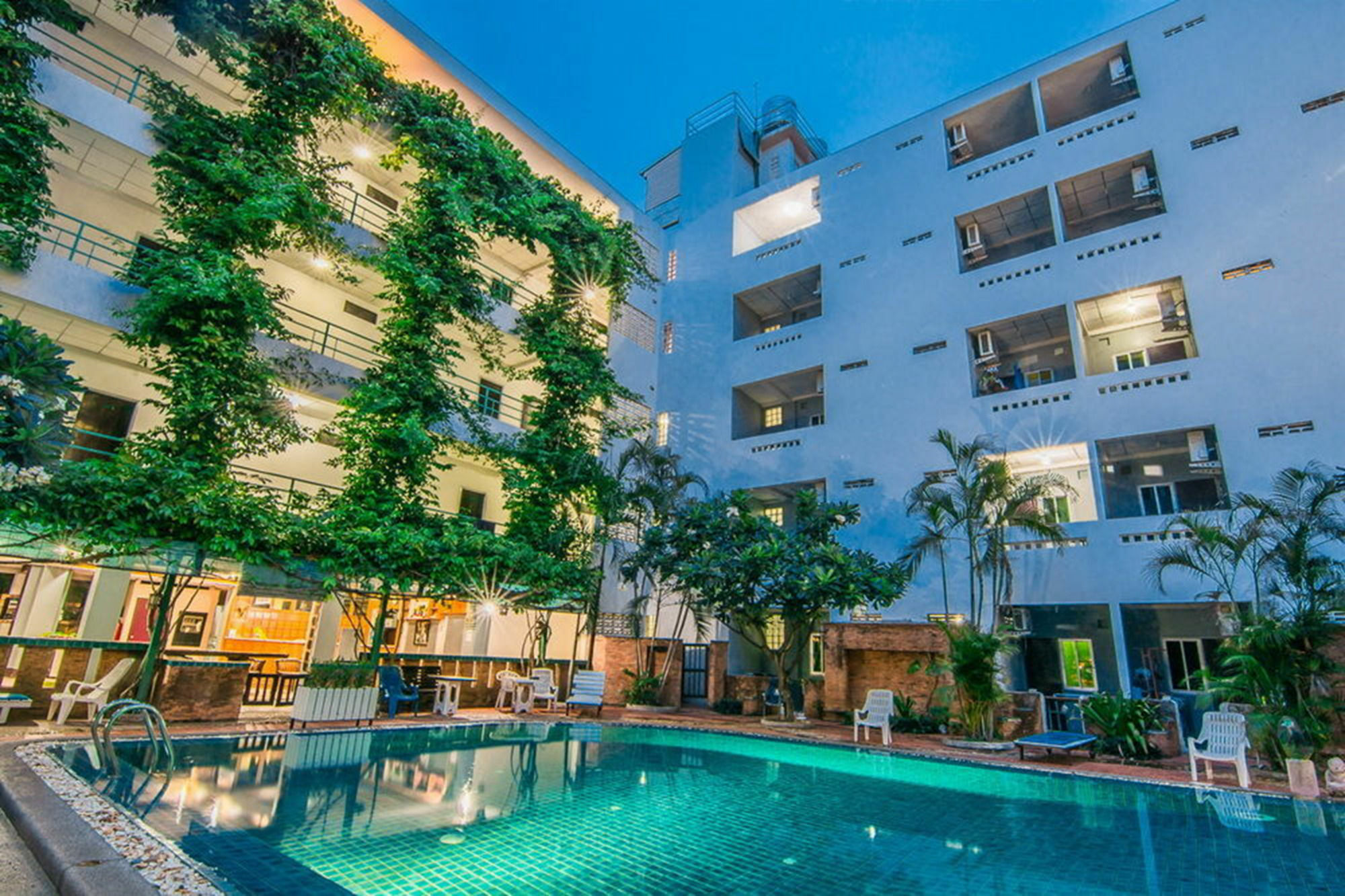 Sutus Court 5 Otel Pattaya Dış mekan fotoğraf