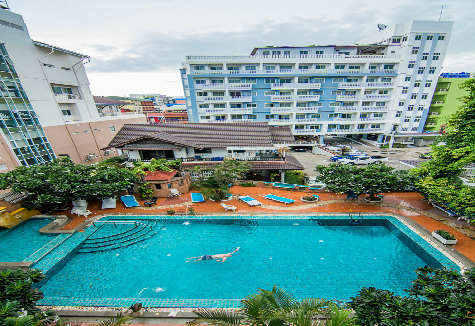 Sutus Court 5 Otel Pattaya Dış mekan fotoğraf